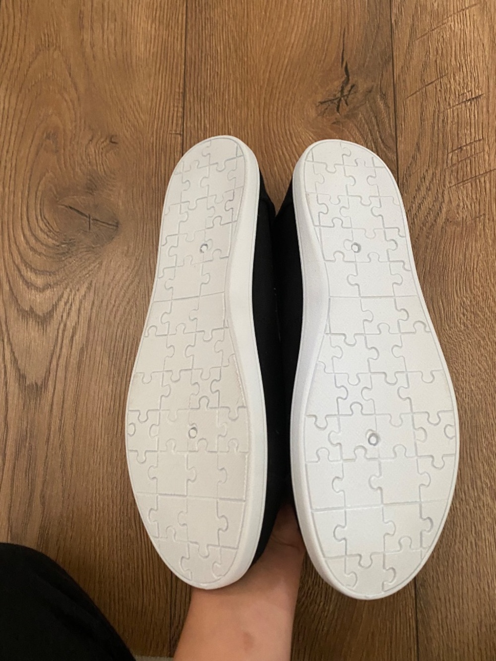 Vans - Picture 2 of 6